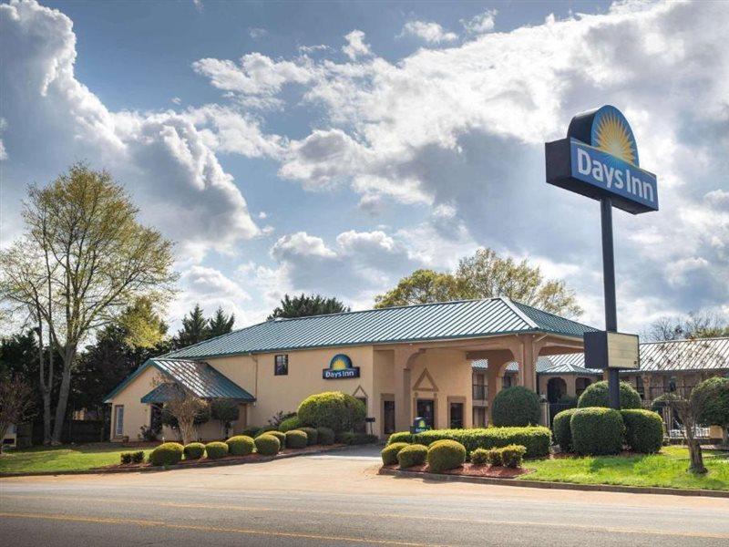 Days Inn By Wyndham Thomaston Eksteriør bilde