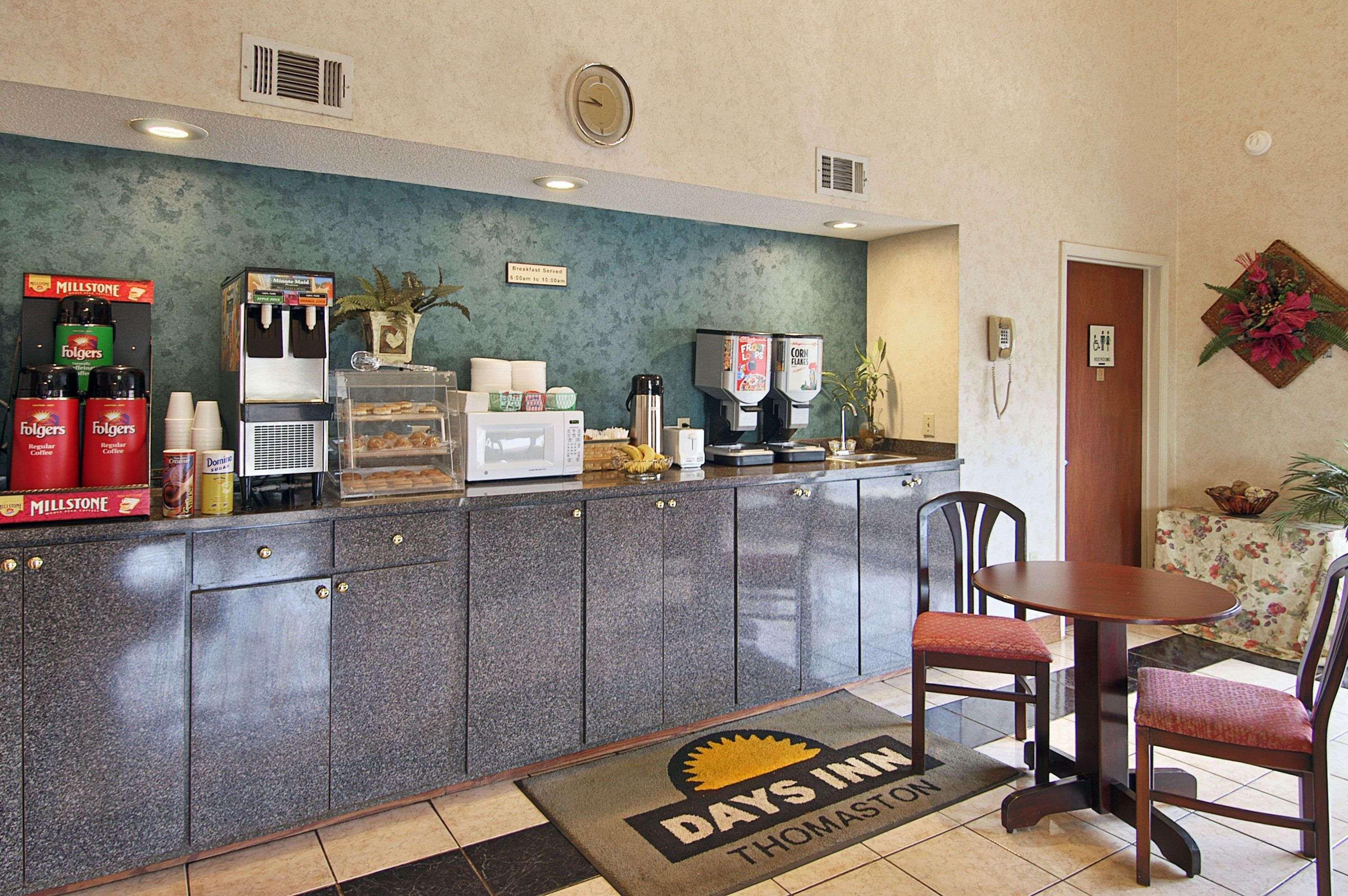 Days Inn By Wyndham Thomaston Eksteriør bilde